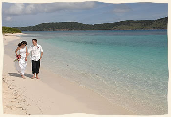 couple walking beach ha